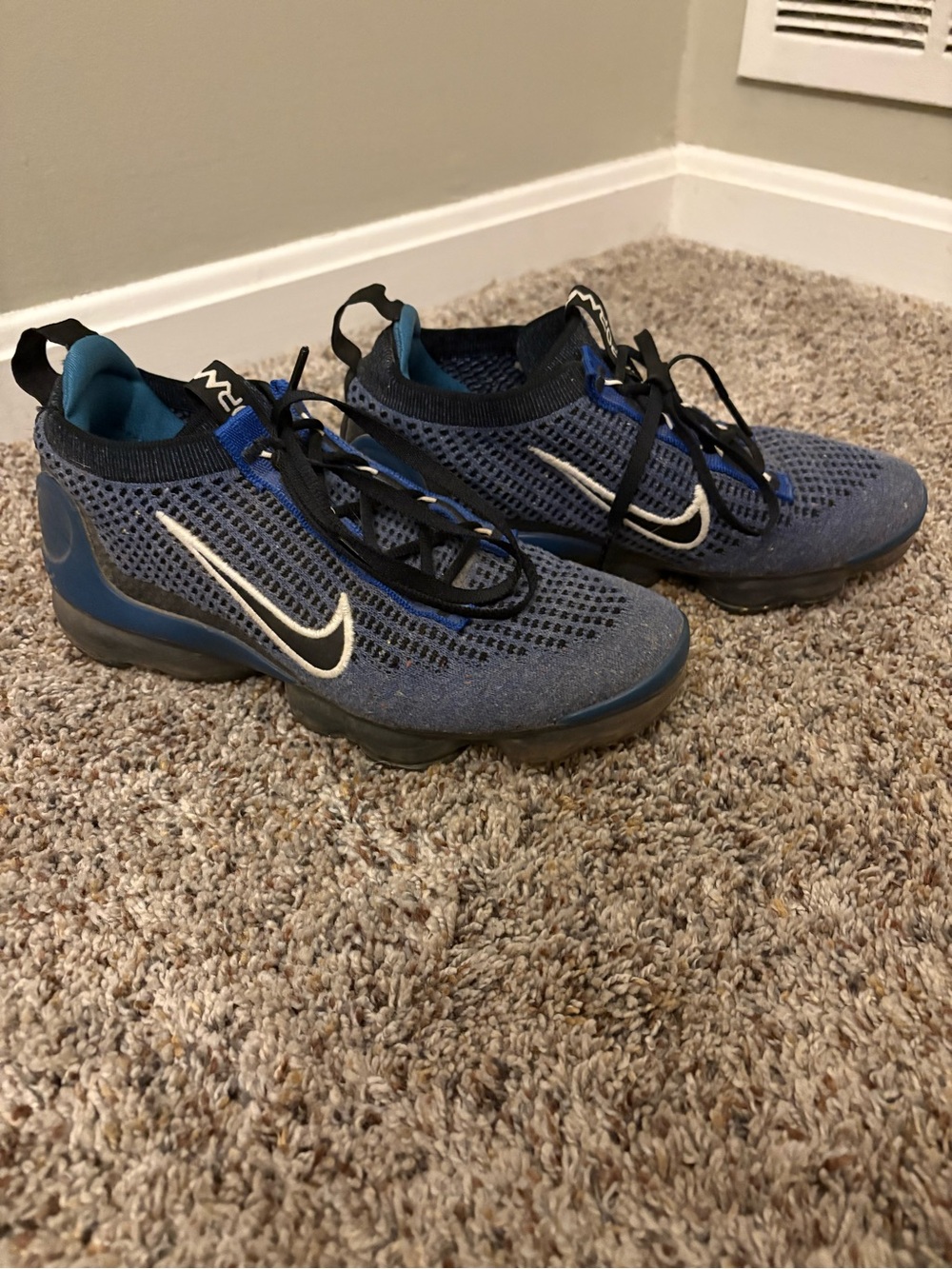Nike Navy Flyknit Vapormax Sneakers